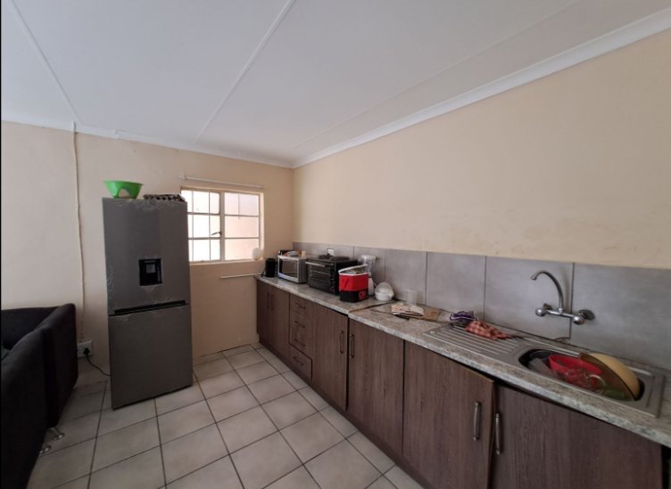 6 Bedroom Property for Sale in Aliwal North Eastern Cape